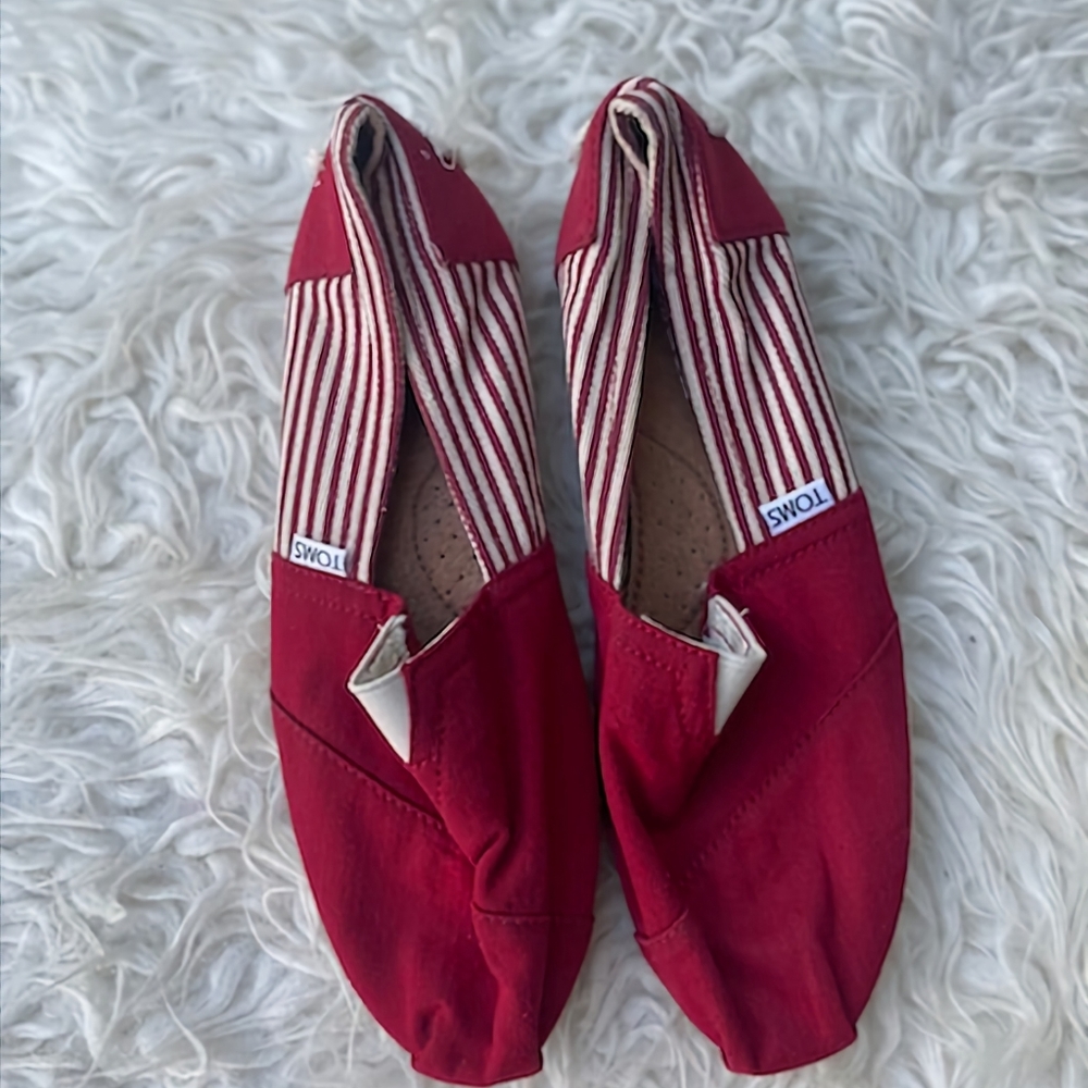 TOMS Classics